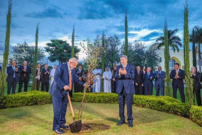 Alzeben sobre Lula: "Nós agradecemos ao presidente por suas posições honrosas e consistentes em defesa da paz, dos direitos humanos e do direito internacional"/foto: Ricardo Stuckert Alzeben sobre Lula: "Nós agradecemos ao presidente por suas posições honrosas e consistentes em defesa da paz, dos direitos humanos e do direito internacional"/foto: Ricardo Stuckert