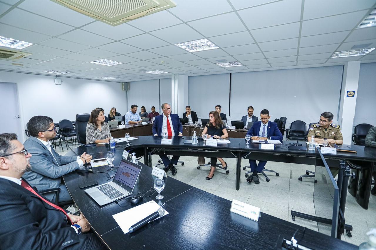 Governadora e integrantes das forças de segurança avaliaram dados/Foto: Governo de Pernambuco