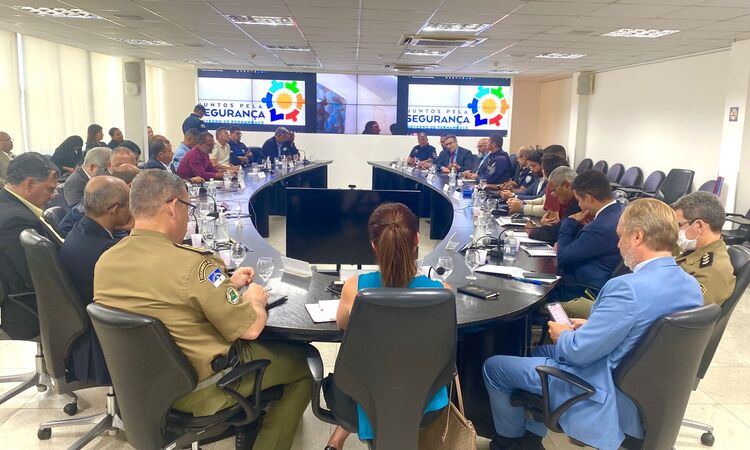O encontro faz parte das ações do Juntos pela Segurança e tem como objetivo traçar estratégias para diminuir a criminalidade/Foto: Divulgação O encontro faz parte das ações do Juntos pela Segurança e tem como objetivo traçar estratégias para diminuir a criminalidade/Foto: Divulgação