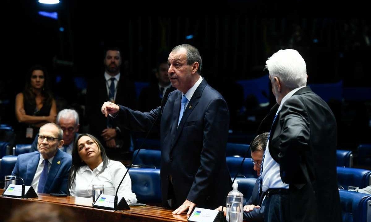 Senador Omar Aziz critica histeria de parlamentares de direita sobre fala de Lula e relembra que não houve a mesma comoção com os 700 mil mortos por COVID-19 no Brasil/foto: Marcos Oliveira/Agência Senado Senador Omar Aziz critica histeria de parlamentares de direita sobre fala de Lula e relembra que não houve a mesma comoção com os 700 mil mortos por COVID-19 no Brasil/foto: Marcos Oliveira/Agência Senado