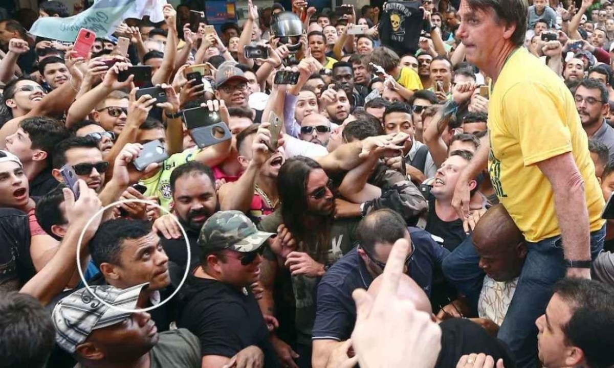 Bolsonaro foi esfaqueado por Adélio durante a campanha presidencial de 2018, em Juiz de Fora (MG)/foto: Redes Sociais/Reprodução Bolsonaro foi esfaqueado por Adélio durante a campanha presidencial de 2018, em Juiz de Fora (MG)/foto: Redes Sociais/Reprodução