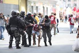 PMs deixaram pessoas feridas com balas de borracha/Foto: Arnaldo Sete/Arquivo/DP PMs deixaram pessoas feridas com balas de borracha/Foto: Arnaldo Sete/Arquivo/DP
