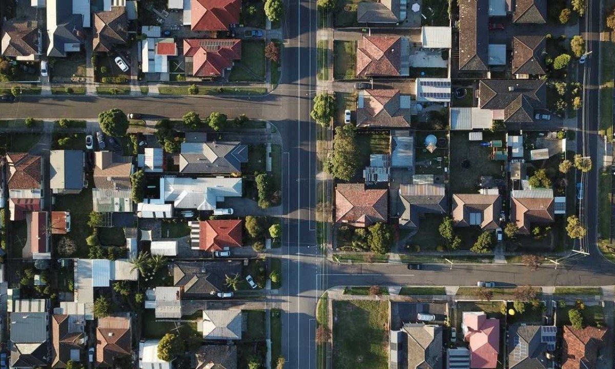 A proporção da população residindo em apartamento teve expansão em todas as regiões, se comparado ao Censo de 2010/foto: Reprodução/Unsplash