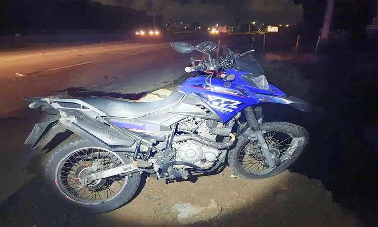 O passageiro da moto foi atendido pelo SAMU, mas não resistiu aos ferimentos e faleceu/Foto: Divulgação O passageiro da moto foi atendido pelo SAMU, mas não resistiu aos ferimentos e faleceu/Foto: Divulgação