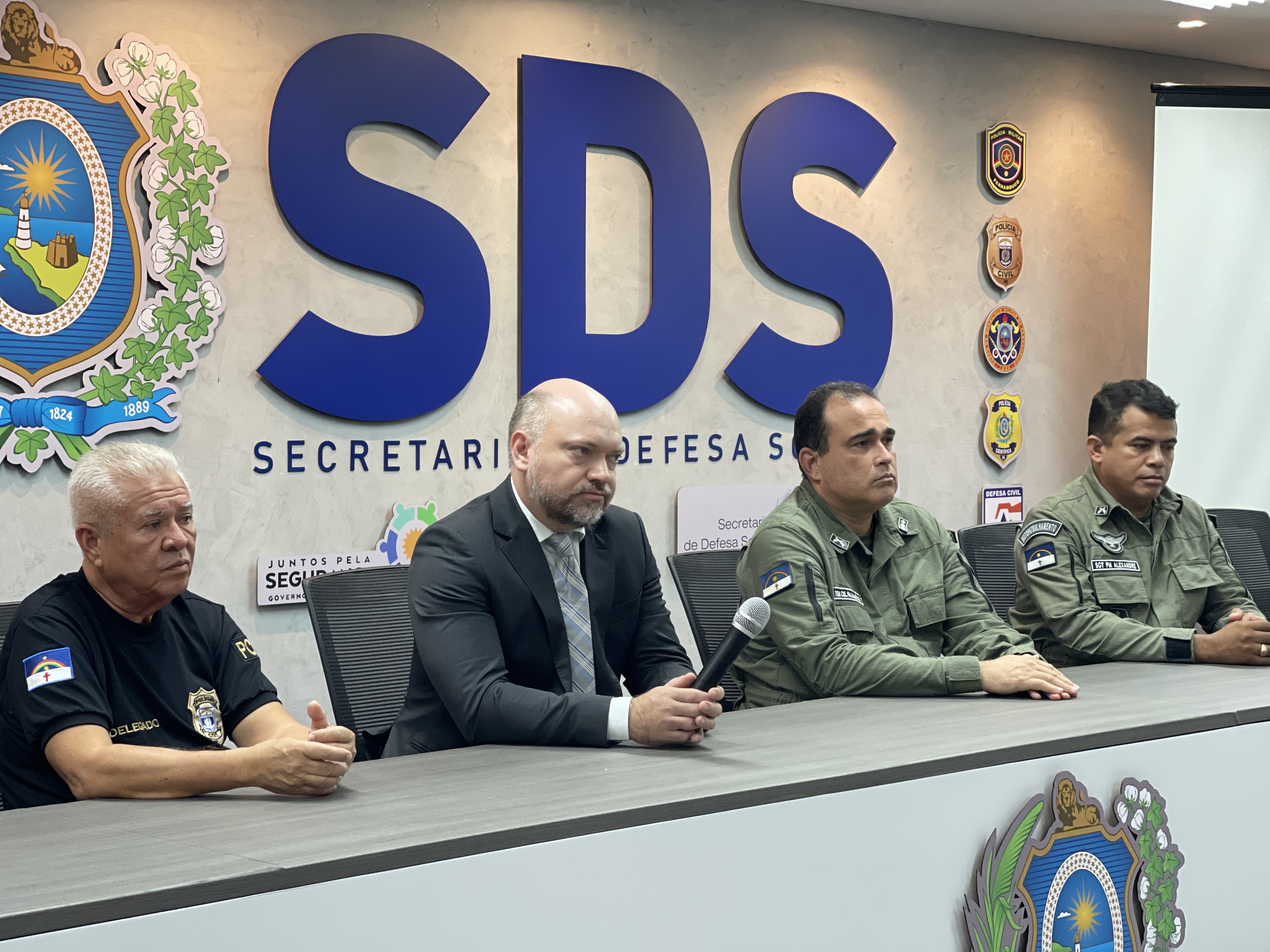 A SDS detalhou na manhã desta segunda (26), as prisões de suspeitos de integrar facções que estão disputando território do tráfico de drogas em Itamaracá, no Grande Recife 