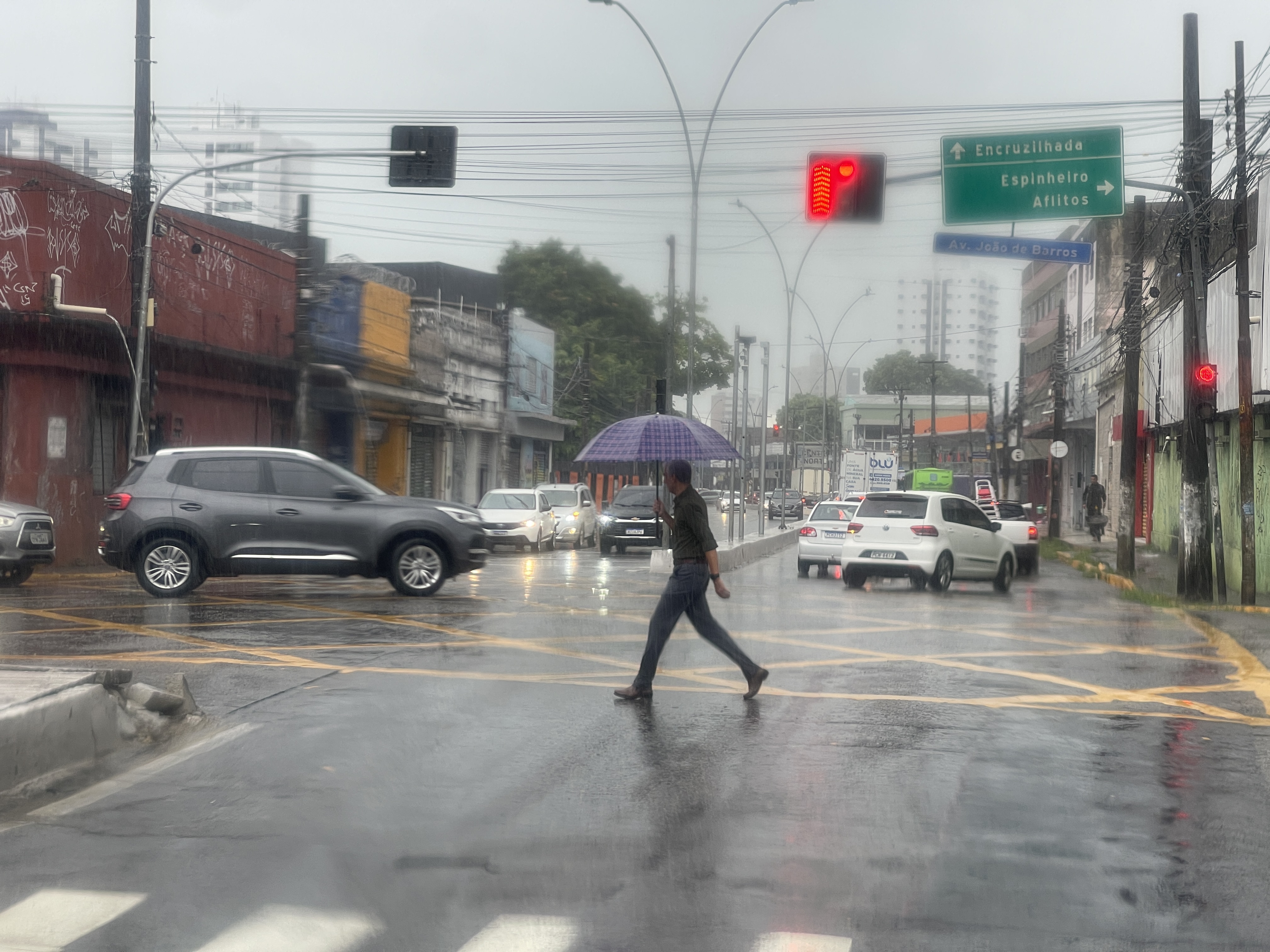O Inmet emitiu alerta amarelo para o Grande Recife e para a Zona da Mata/Foto: Rômulo Chico/DP