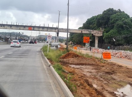 Passarela de pedestsres da BR-232 será demolida/Foto: Arquivo Passarela de pedestsres da BR-232 será demolida/Foto: Arquivo