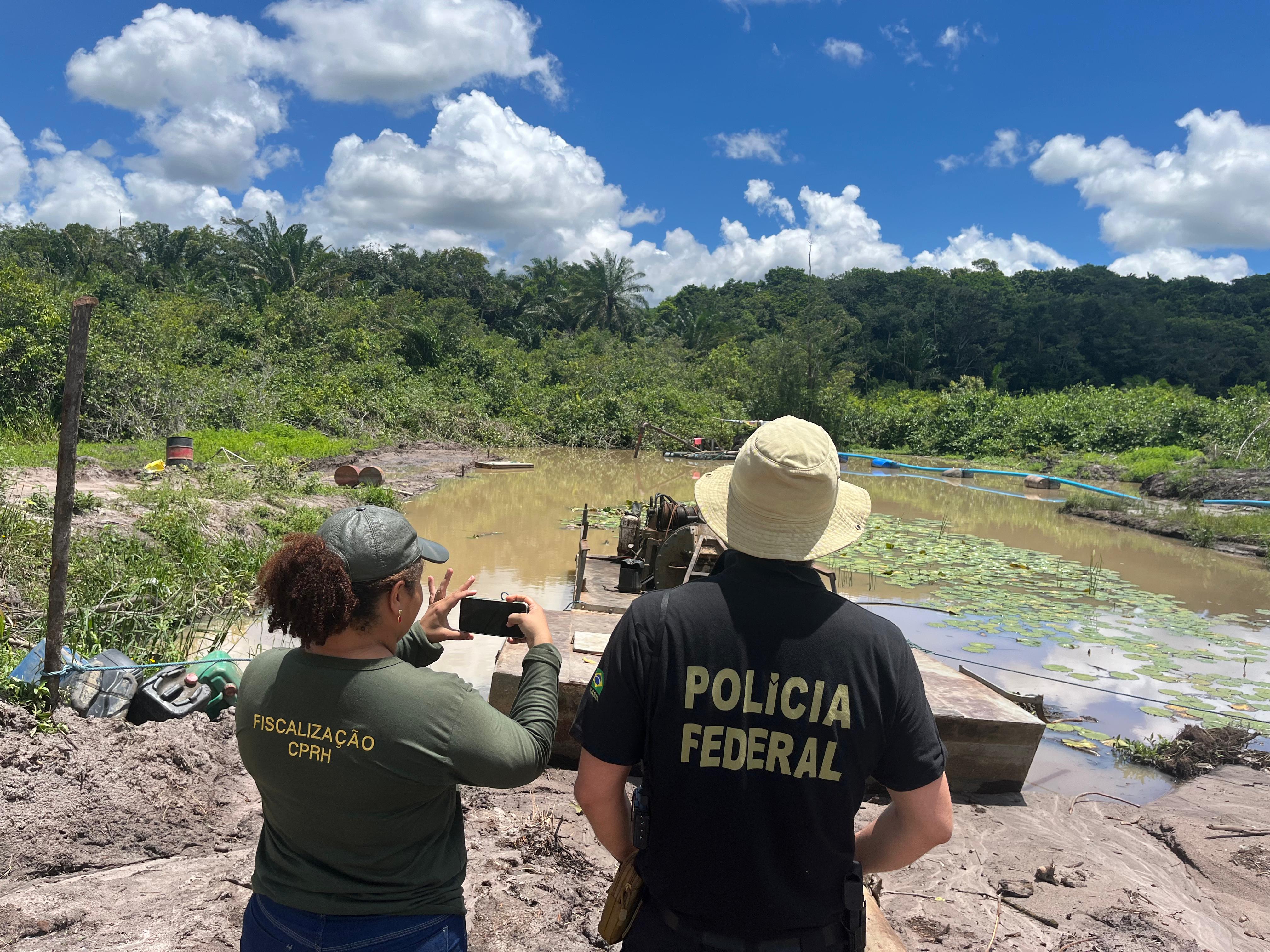Área de extração de argila foi interditada/Fot: CPRH Área de extração de argila foi interditada/Fot: CPRH