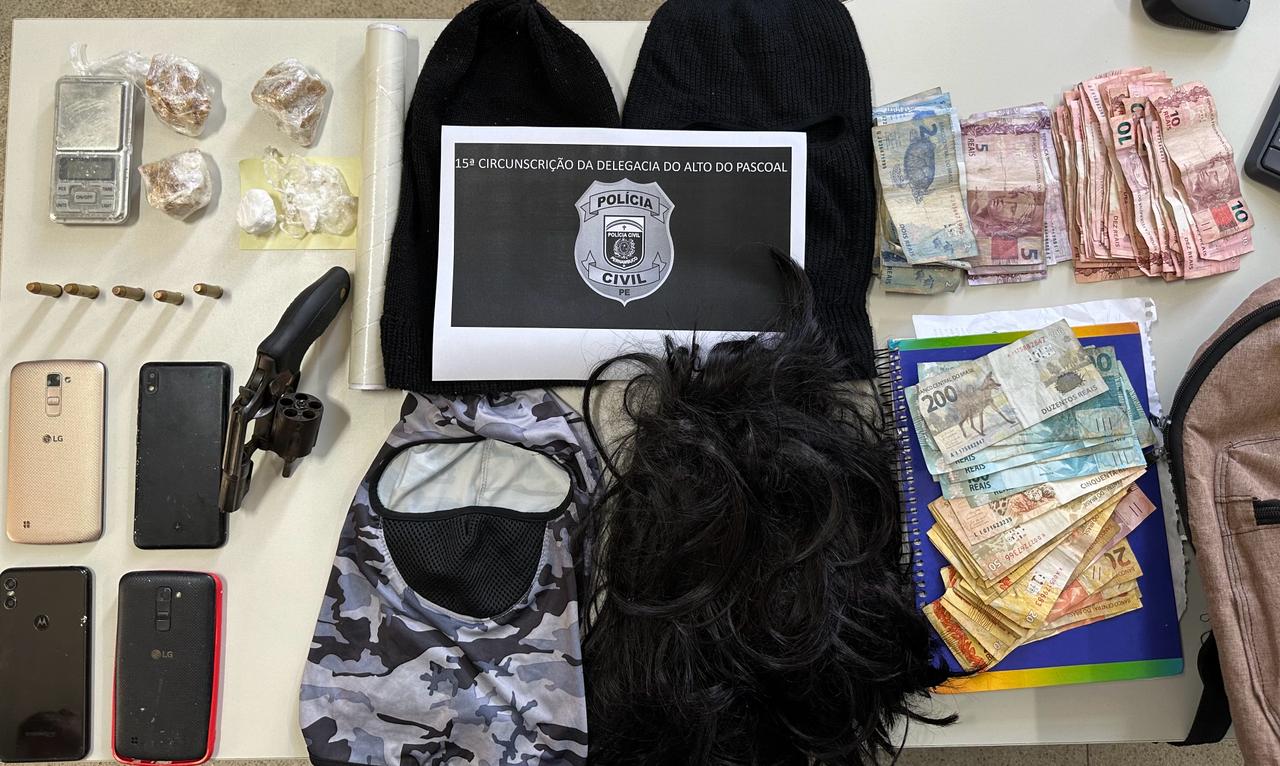 Os itens utilizados para o crime foram encontrados no quarto do homem e os familiares foram conduzidos para a delegacia como testemunhas/Foto: Divulgação/PCPE