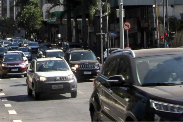 Lula assina projeto de lei que regulamenta a profiss&atilde;o dos motoristas de aplicativo/Cr&eacute;dito: Jair Amaral/EM/D.A Press