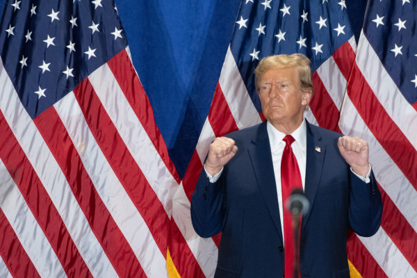 O ex-presidente dos EUA e candidato favorito do partido republicano, Donald Trump, est&aacute; responde h&aacute; v&aacute;rios processos na justi&ccedil;a/Cr&eacute;dito: SAUL LOEB / AFP