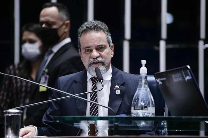 Um dos atingidos pela medida é o coronel Elcio Franco, que foi secretário-executivo do ministério no governo de Jair Bolsonaro/Crédito: Pedro França/Agência Senado Um dos atingidos pela medida é o coronel Elcio Franco, que foi secretário-executivo do ministério no governo de Jair Bolsonaro/Crédito: Pedro França/Agência Senado