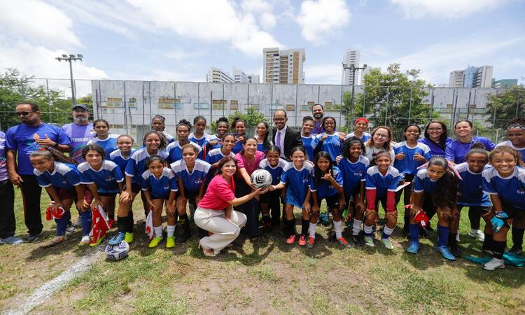 Serão ofertadas 200 vagas para meninas nas categorias sub 15, sub 17, sub 20 e 20 , com turmas a partir dos 13 anos de idade/Foto: Miva Filho/Secom Serão ofertadas 200 vagas para meninas nas categorias sub 15, sub 17, sub 20 e 20 , com turmas a partir dos 13 anos de idade/Foto: Miva Filho/Secom