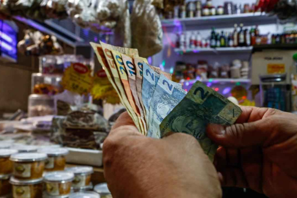 Aumento nos rendimentos em 2023 foi quase o dobro do ano anterior/Crédito: Rafael Martins/AFP Aumento nos rendimentos em 2023 foi quase o dobro do ano anterior/Crédito: Rafael Martins/AFP