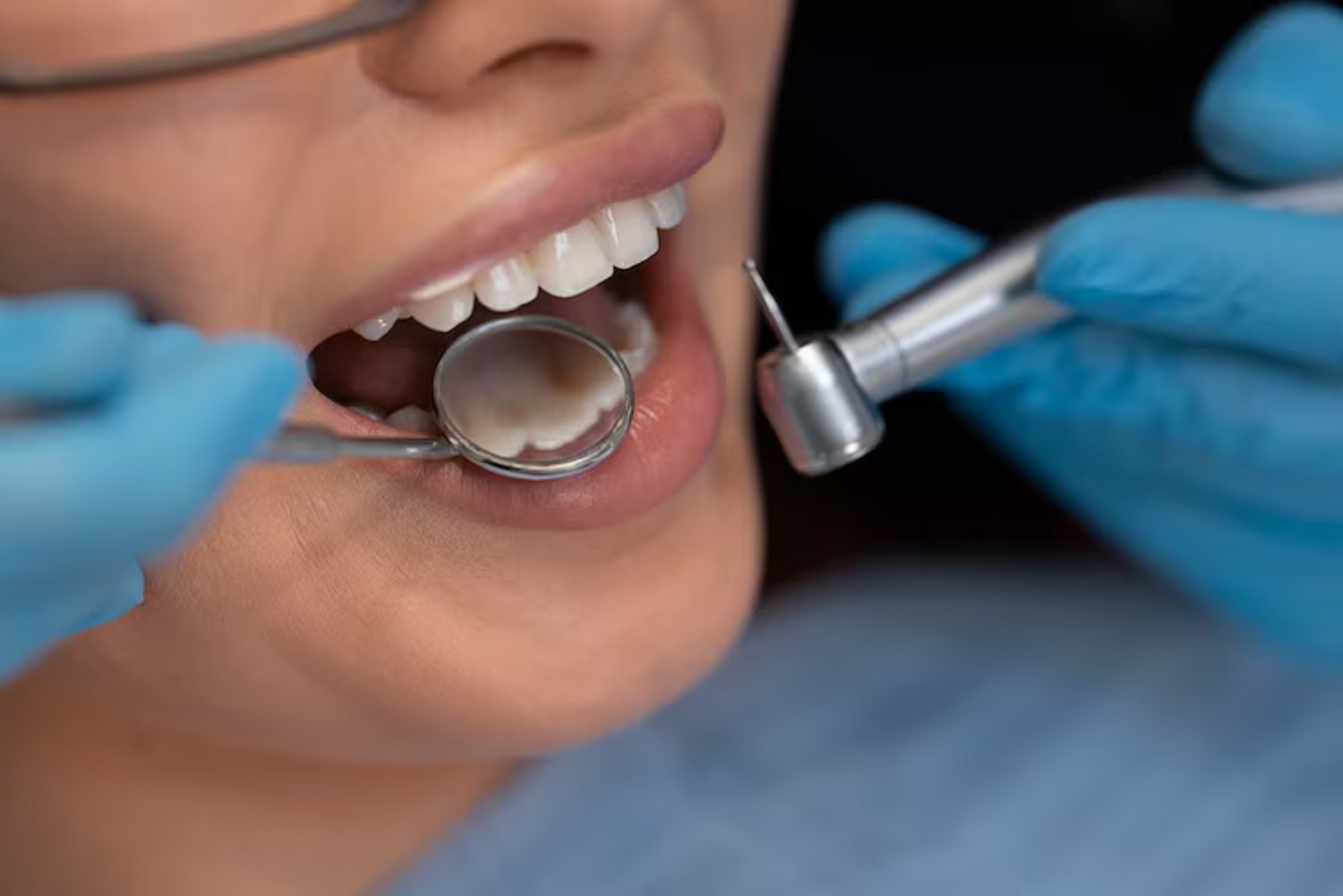 Serviços odontológicos são oferecidos/Foto: Agência Freepik Serviços odontológicos são oferecidos/Foto: Agência Freepik