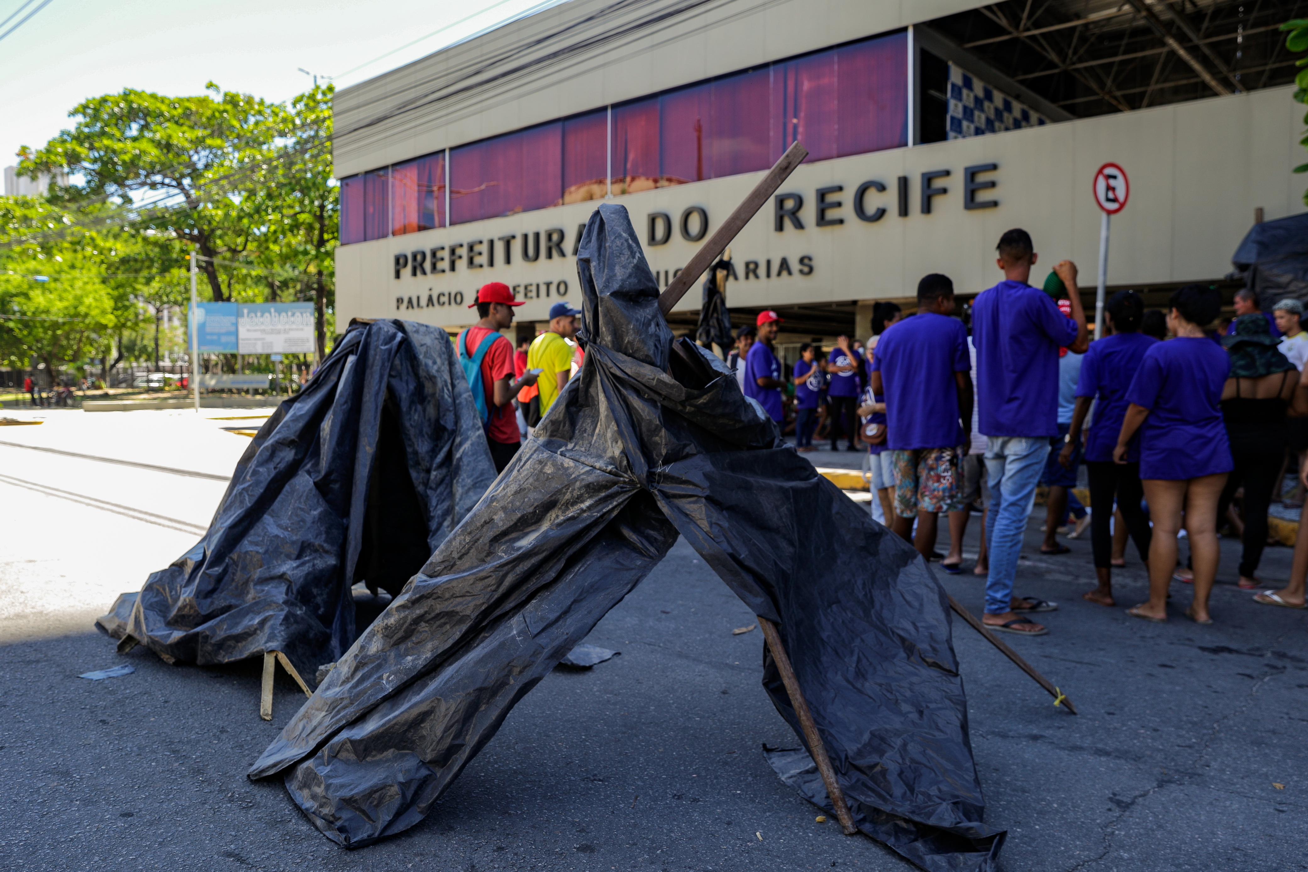 Sem-teto protestaram na frente da prefeitura/Foto: Rafael Vieira/DP Sem-teto protestaram na frente da prefeitura/Foto: Rafael Vieira/DP