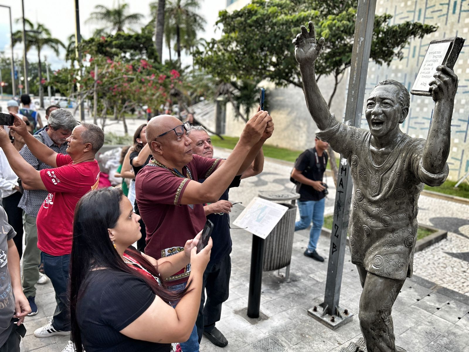 Inaugura&ccedil;&atilde;o da escultura aconteceu nessa ter&ccedil;a-feira (12)/Marcos Pastich/PCR
