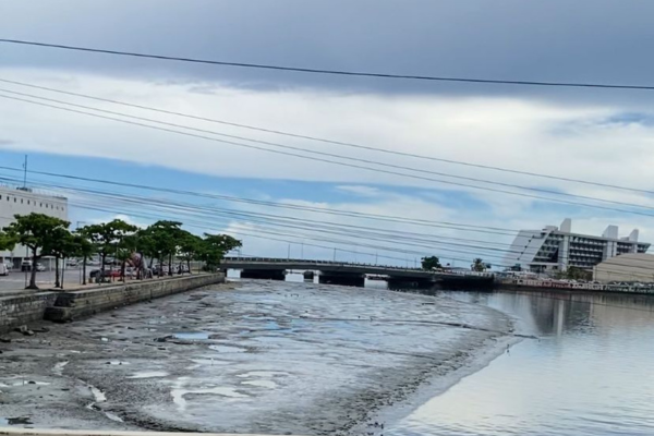 Recife na manhã desta quarta-feira (13)/Crédito: Cortesia Recife na manhã desta quarta-feira (13)/Crédito: Cortesia
