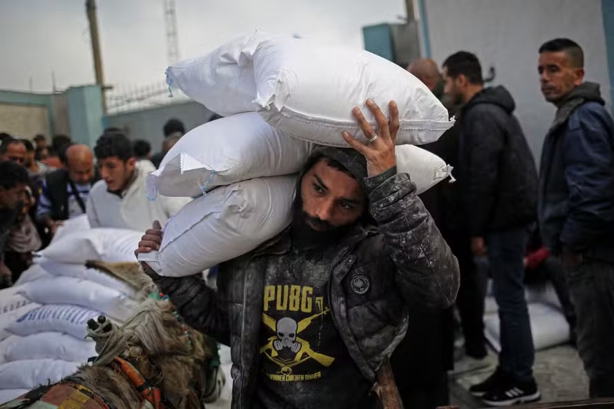 Além das mortes, dezenas de pessoas ficaram feridas/foto: AFP