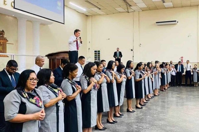 Deputado e bispo Marcelo Crivella, autor da PEC que prevê isenção tributária para líderes religiosos, saiu satisfeito com acordo com Planalto/foto: Redes Sociais/Marcelo Crivella Deputado e bispo Marcelo Crivella, autor da PEC que prevê isenção tributária para líderes religiosos, saiu satisfeito com acordo com Planalto/foto: Redes Sociais/Marcelo Crivella