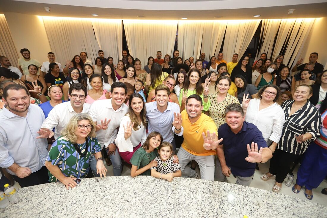 Filia&ccedil;&otilde;es aconteceram na sede do PSB em Recife, com a presen&ccedil;a do prefeito Jo&atilde;o Campos e do presidente estadual Sileno Guedes/Wesley D'Almeida / Divulga&ccedil;&atilde;o