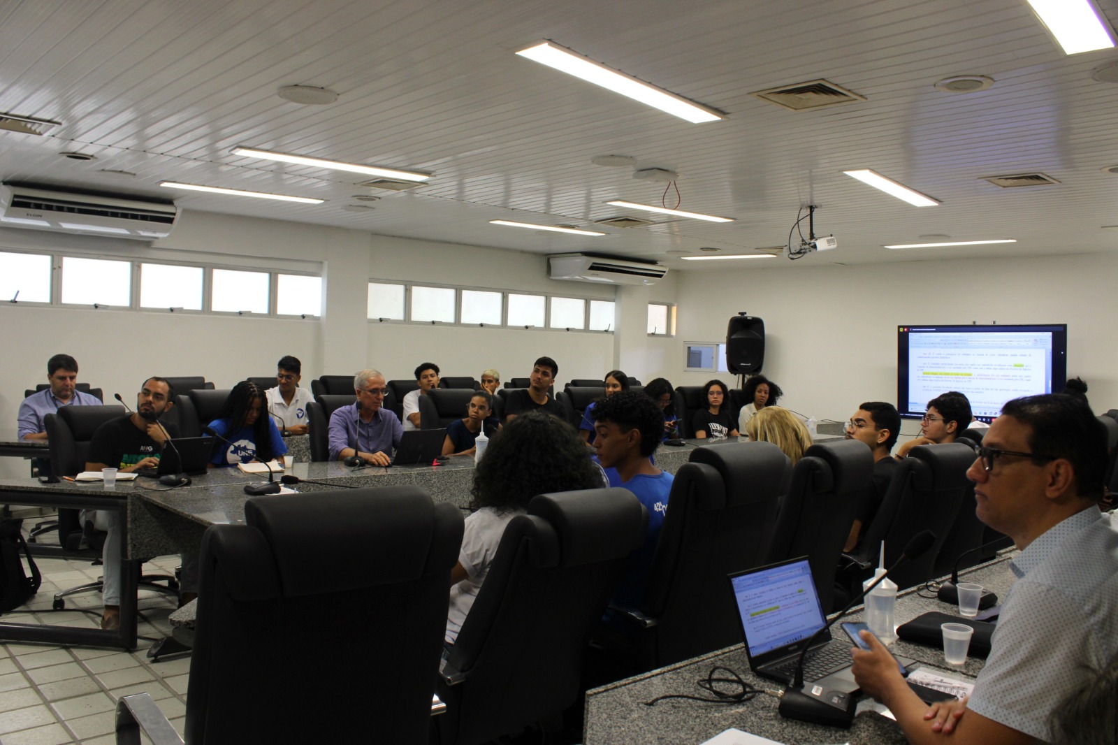 Conselho se reuniu nesta sexta (22), na UPE/Foto: UPE/Divulgação
