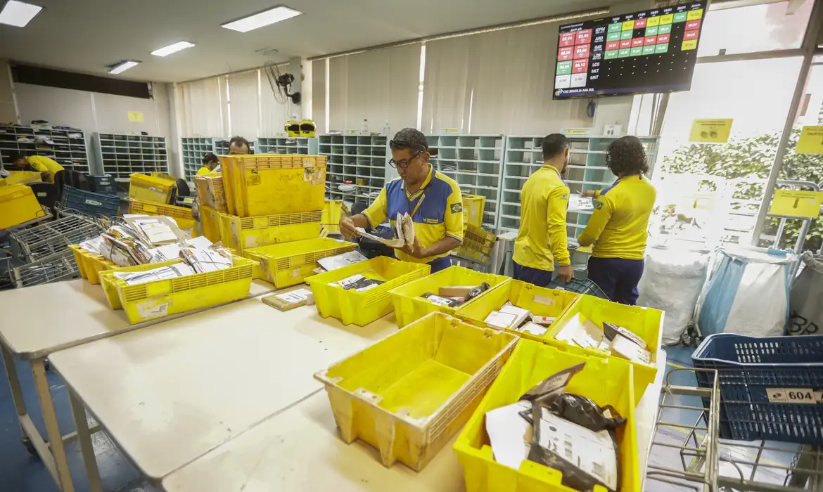 Serviços postais realizados pela Empresa Brasileira de Correios e Telégrafos no Brasil passarão por reajuste de 4,39%/Foto: Joédson Alves/Agência Brasil