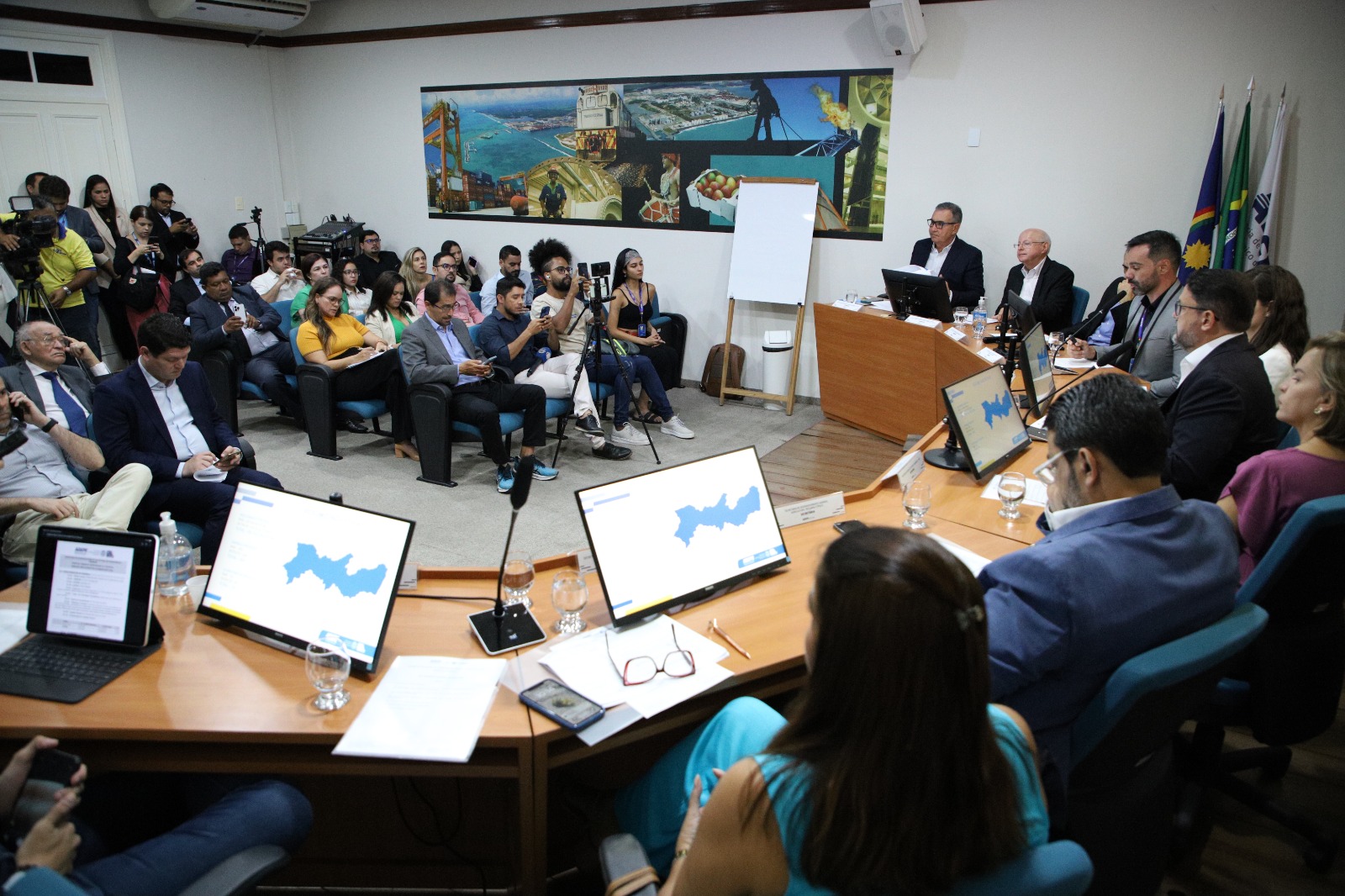 Os dados foram divulgados na 125ª Reunião do Conselho Estadual de Políticas Industrial, Comercial e Serviços (Condic), realizada na sede da Adepe, no bairro das Graças, Zona norte do Recife/Foto: Antônio Holanda Os dados foram divulgados na 125ª Reunião do Conselho Estadual de Políticas Industrial, Comercial e Serviços (Condic), realizada na sede da Adepe, no bairro das Graças, Zona norte do Recife/Foto: Antônio Holanda