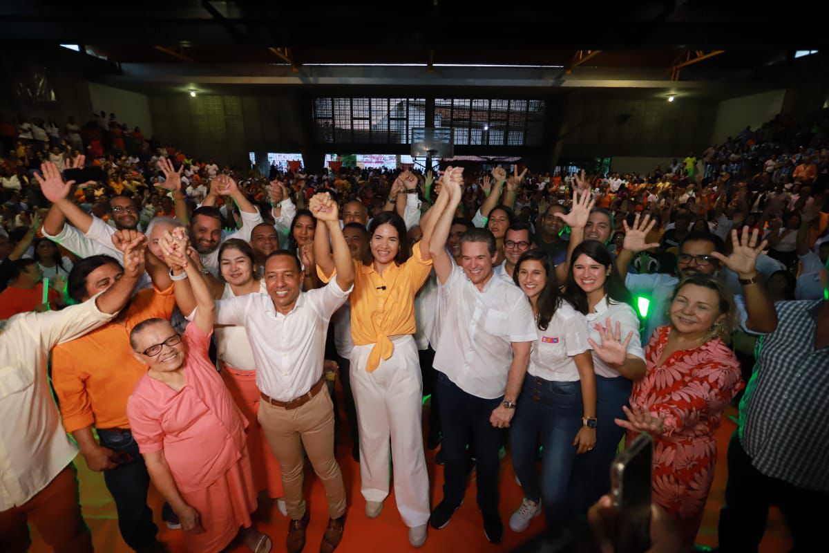 Mirella Almeida se filia ao PSD ao lado de Lupércio e André de Paula/Divulgação Mirella Almeida se filia ao PSD ao lado de Lupércio e André de Paula/Divulgação