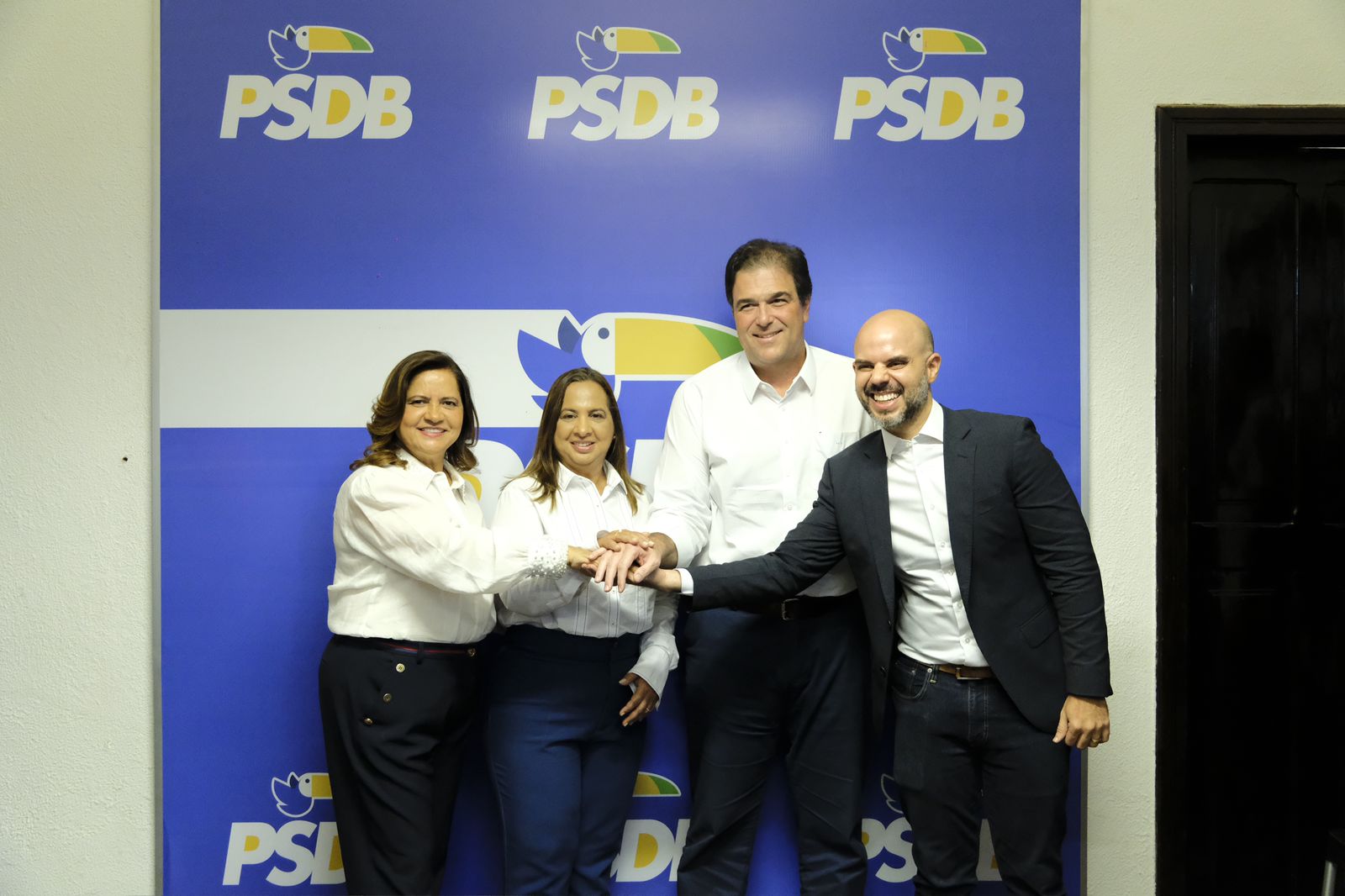 Prefeita de Ipojuca Célia Sales e pré-candidata Adilma Lacerda firmam aliança com PSDB de Fred Loyo/Divulgação Prefeita de Ipojuca Célia Sales e pré-candidata Adilma Lacerda firmam aliança com PSDB de Fred Loyo/Divulgação