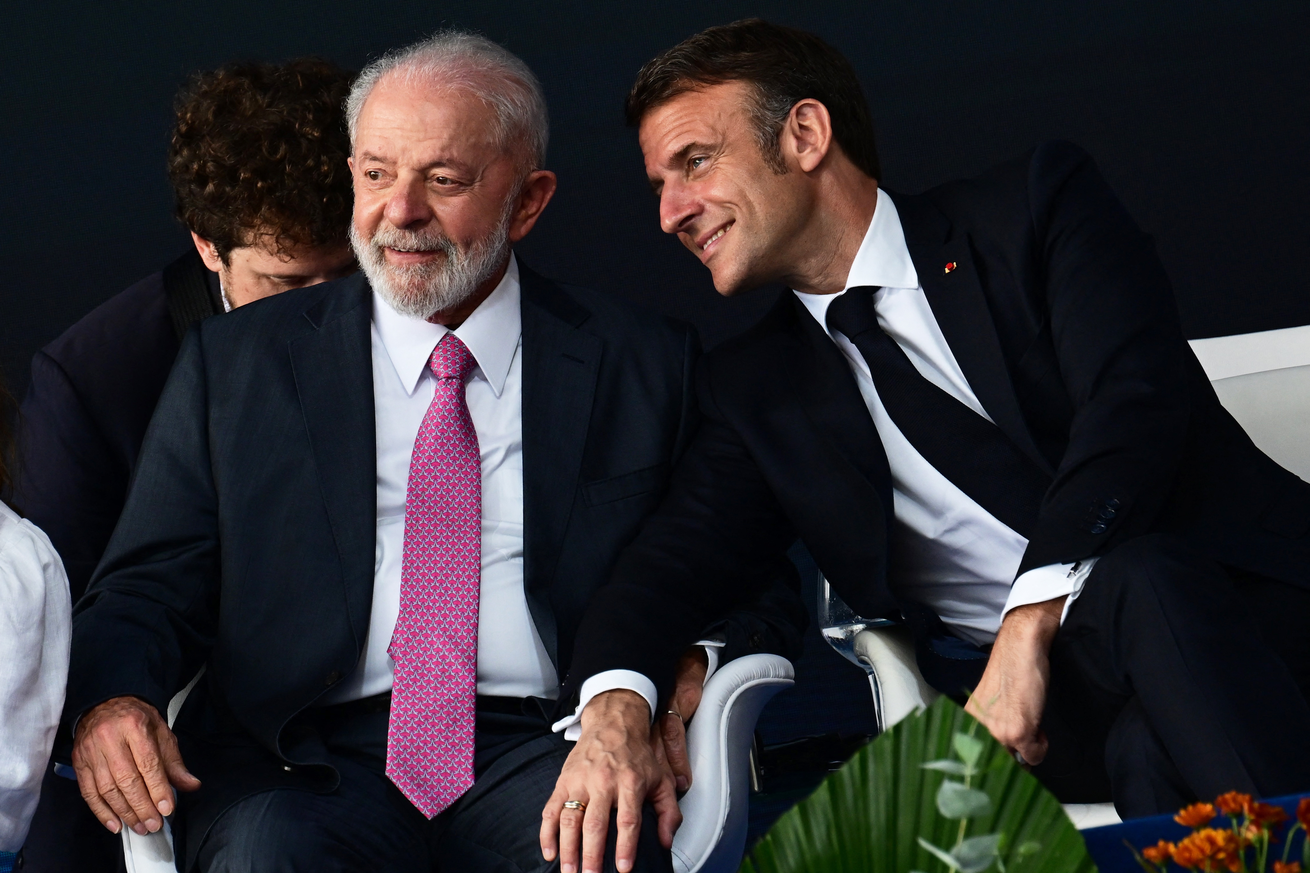 Esta quarta-feira (27) foi o segundo dia de visita do presidente francês ao Brasil/foto: Pablo PORCIUNCULA / AFP