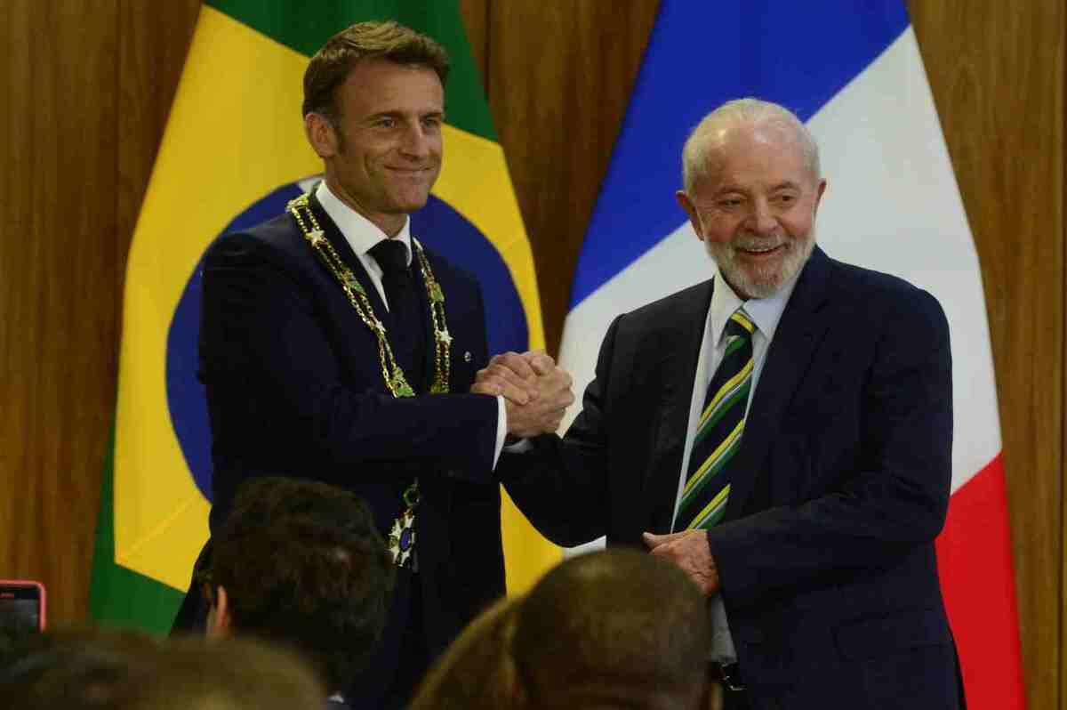Luiz Inácio Lula da Silva, presidente do Brasil, e Emmanuel Macron, presidente da França, se reuniram nesta quinta-feira (28) no Palácio do Planalto/foto: Marcelo Ferreira/CB/D.A Press