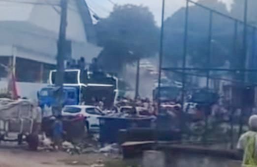 &ocirc;nibus atingiu devotos em prociss&atilde;o/Foto: Redes Sociais