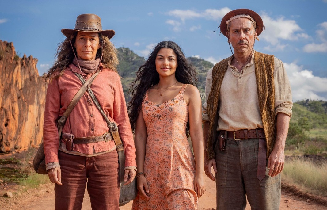 Zefa Leonel (Andrea Beltrão), Tico Leonel (Alexandre Nero) e Quinota (Larissa Bocchino)/foto: Globo/ Fabio Rocha Zefa Leonel (Andrea Beltrão), Tico Leonel (Alexandre Nero) e Quinota (Larissa Bocchino)/foto: Globo/ Fabio Rocha