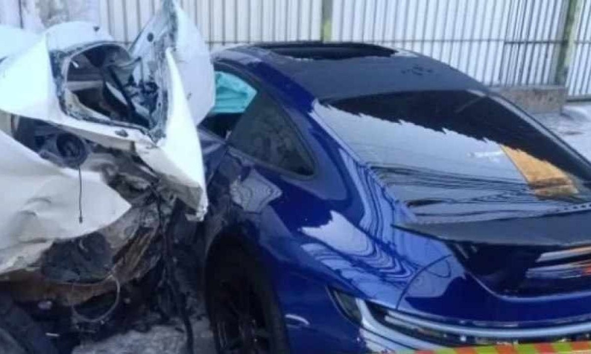 A batida aconteceu na avenida Salim Farah Maluf por volta das 2h/foto: Reprodução/ Redes Sociais A batida aconteceu na avenida Salim Farah Maluf por volta das 2h/foto: Reprodução/ Redes Sociais