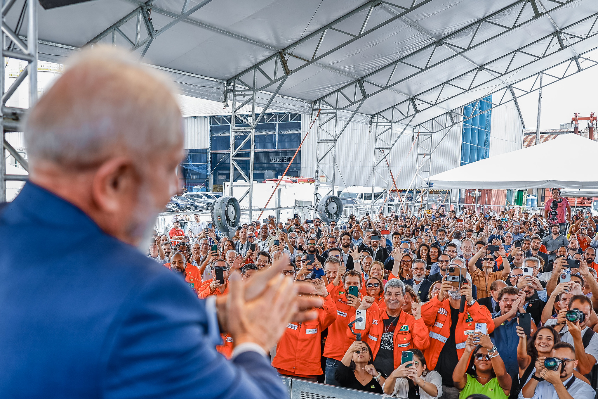 Lula durante a cerimônia de anúncio de início das obras de dragagem do Canal de São Lourenço, no Porto de Niterói/foto: Ricardo Stuckert / PR Lula durante a cerimônia de anúncio de início das obras de dragagem do Canal de São Lourenço, no Porto de Niterói/foto: Ricardo Stuckert / PR