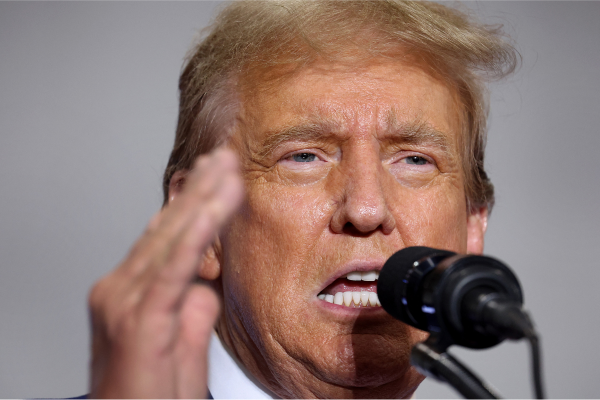O foco principal das críticas de Trump são oa venezuelanos/SCOTT OLSON / GETTY IMAGES NORTH AMERICA / GETTY IMAGES VIA AFP O foco principal das críticas de Trump são oa venezuelanos/SCOTT OLSON / GETTY IMAGES NORTH AMERICA / GETTY IMAGES VIA AFP