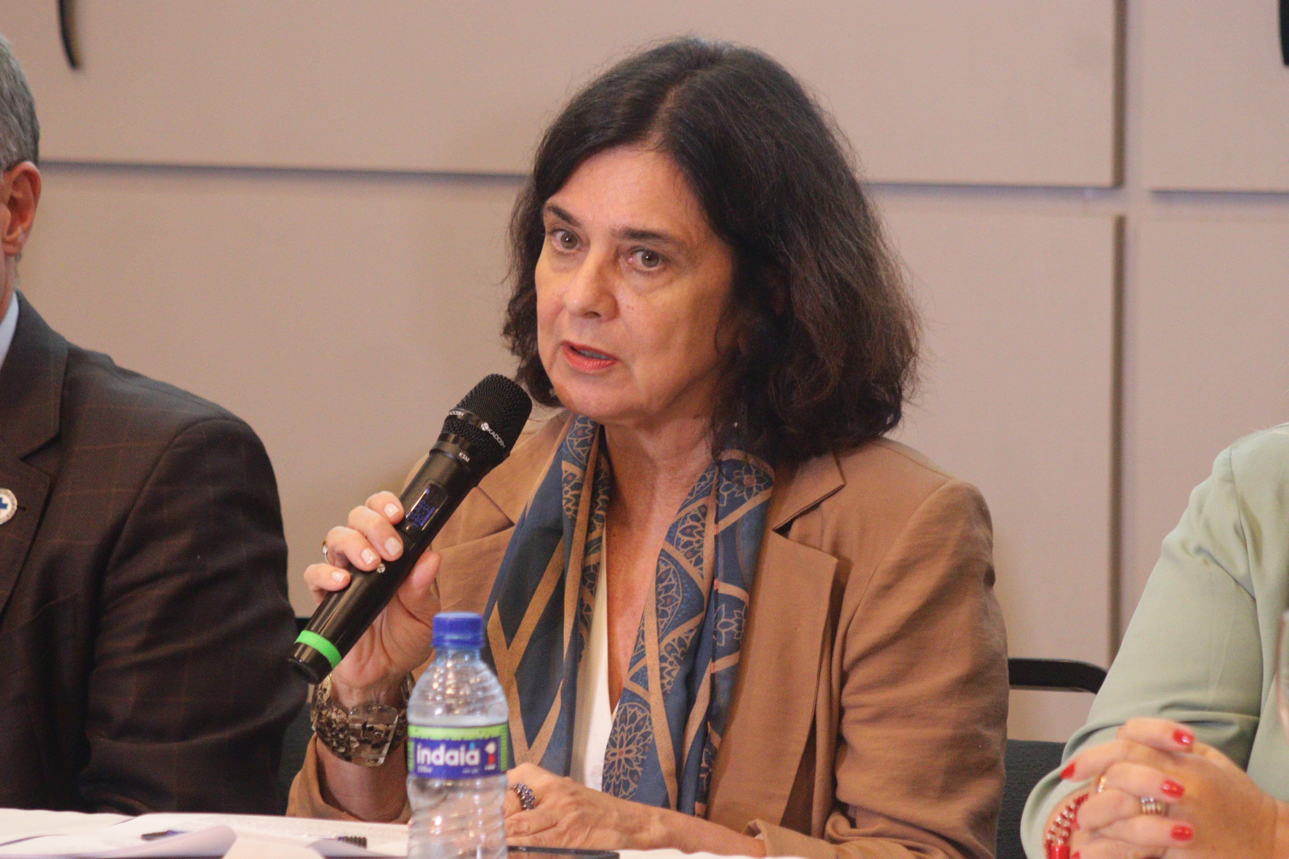 De acordo com a ministra da Saúde, Nísia Trindade, a implantação do novo empreendimento mostra a capacidade brasileira, a partir de políticas públicas, que foram retomas no terceiro governo do presidente Lula, de alavancar tecnologias fundamentais para a saúde da população/Foto: Priscilla Melo /DP De acordo com a ministra da Saúde, Nísia Trindade, a implantação do novo empreendimento mostra a capacidade brasileira, a partir de políticas públicas, que foram retomas no terceiro governo do presidente Lula, de alavancar tecnologias fundamentais para a saúde da população/Foto: Priscilla Melo /DP