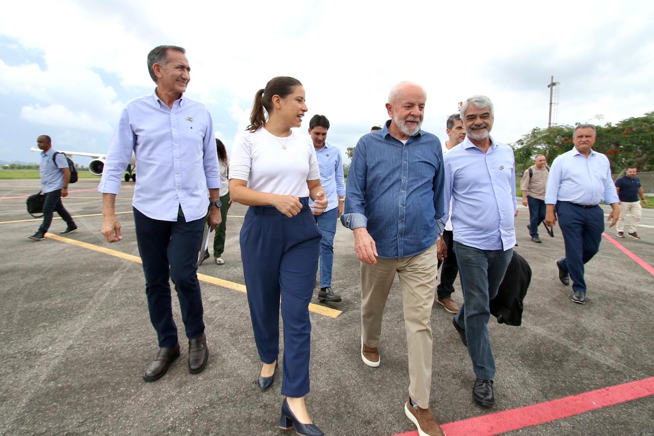 Chegada do presidente Lula é acompanhada por Raquel Lyra/Ed Machado/Secom Chegada do presidente Lula é acompanhada por Raquel Lyra/Ed Machado/Secom