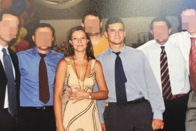 TRE-PR sobre foto de desembargadora junto a Moro: "Se trata de uma imagem antiga de magistrados que trabalhavam no mesmo prédio e que não possui relação de amizade com o investigado"/Foto: Reprodução/Redes Sociais