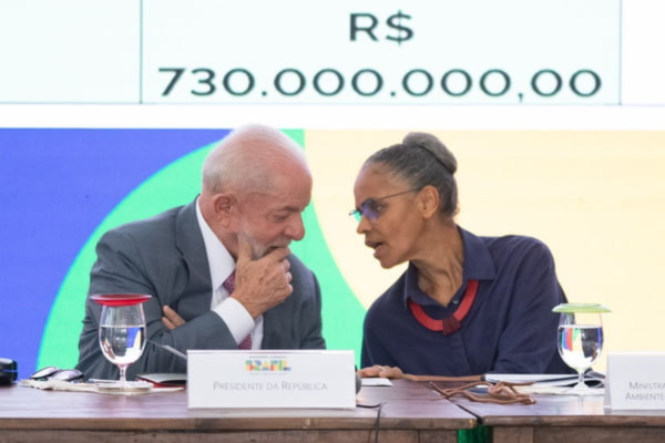 Imagem colorida do presidente Lula com a ministra Marina Silva/Crédito: Hugo Barreto/Metrópoles @hugobarretophoto