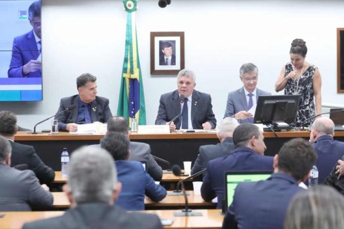 A moção de louvor foi apoiada por parlamentares da oposição, que representam a maior parte do corpo da comissão/foto: Reprodução/CLDF A moção de louvor foi apoiada por parlamentares da oposição, que representam a maior parte do corpo da comissão/foto: Reprodução/CLDF