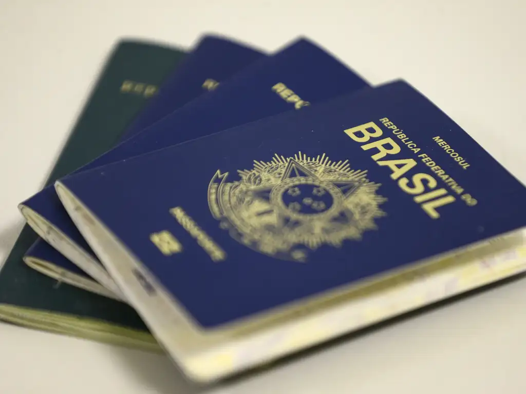 Passaporte brasileiro/foto: Marcelo Camargo/Agência Brasil Passaporte brasileiro/foto: Marcelo Camargo/Agência Brasil