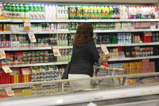 A alimentação no domicílio desacelerou de 1,12% em fevereiro para 0,59% em março. Destacam-se as altas da cebola, do tomate, do ovo de galinha, das frutas e do leite longa vida/foto: GLADYSTON RODRIGUES/EM/D.A. PRESS A alimentação no domicílio desacelerou de 1,12% em fevereiro para 0,59% em março. Destacam-se as altas da cebola, do tomate, do ovo de galinha, das frutas e do leite longa vida/foto: GLADYSTON RODRIGUES/EM/D.A. PRESS