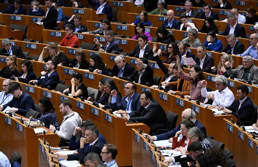 Parlamento aprovou, nesta semana, resolução que inclui aborto na Carta dos Direitos Fundamentais da União Europeia/JOHN THYS / AFP