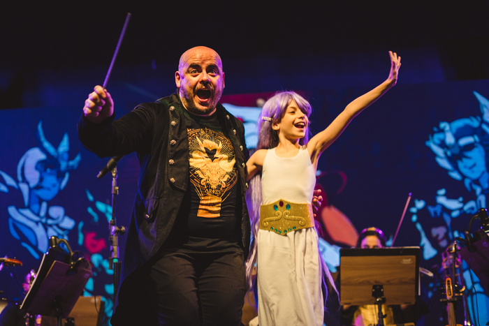 A regência fica à cargo do maestro Alexey Kurkdjian, fundador da Orquestra em 2007/Divulgação
