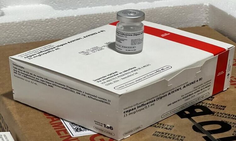Até o momento, foram aplicadas 461.922 doses da vacina, representando uma cobertura total para os grupos prioritários de 15,0%/Foto: Divulgação/SES/PE Até o momento, foram aplicadas 461.922 doses da vacina, representando uma cobertura total para os grupos prioritários de 15,0%/Foto: Divulgação/SES/PE