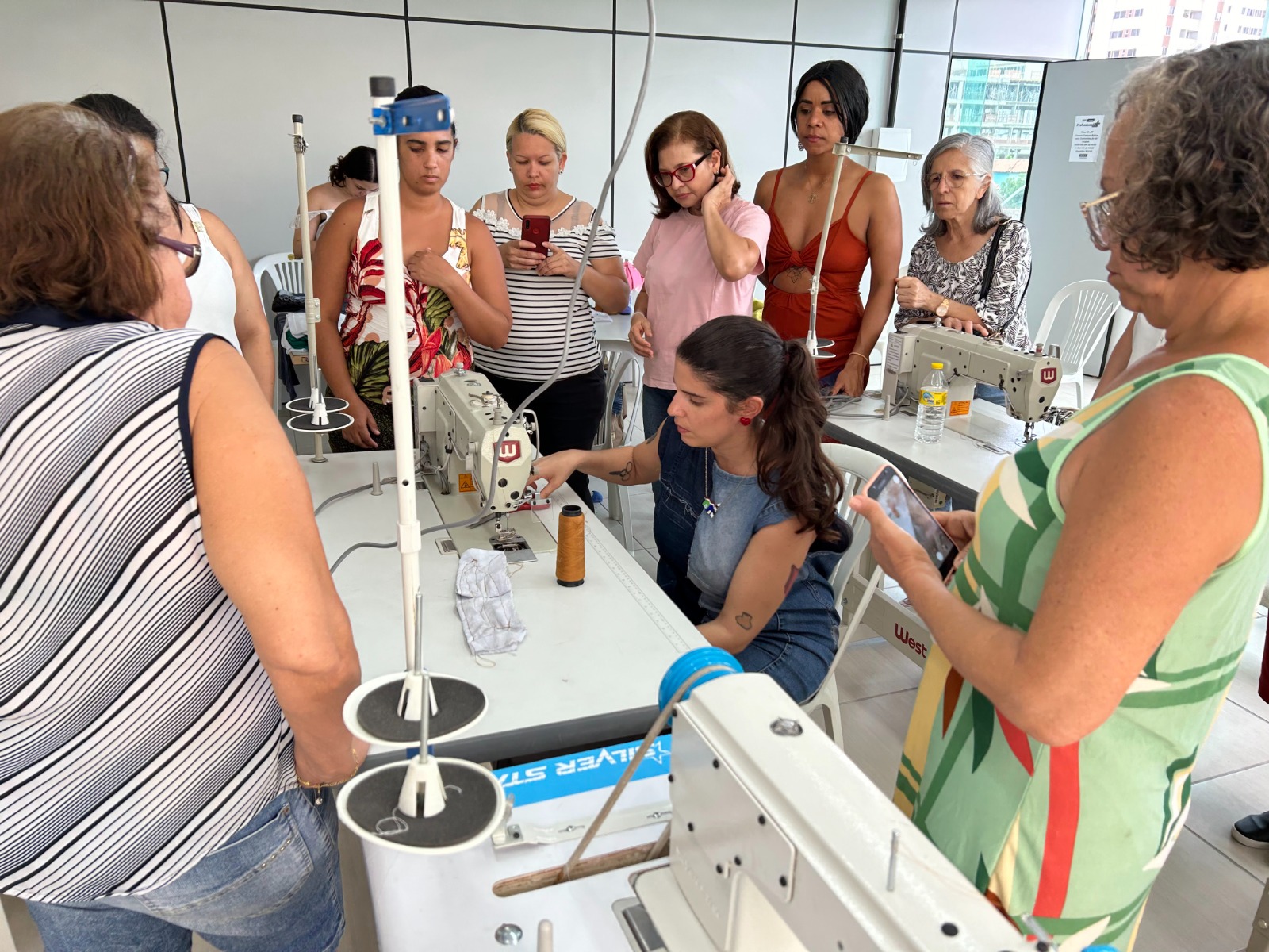 Formação utiliza a moda para abordar temas relativos à ancestralidade, emancipação econômica, e ao meio ambiente/Divulgação Formação utiliza a moda para abordar temas relativos à ancestralidade, emancipação econômica, e ao meio ambiente/Divulgação