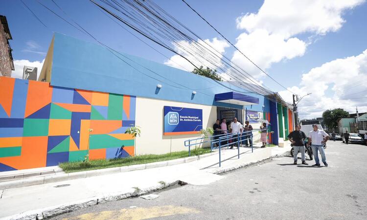 O novo prédio tem capacidade para 380 estudantes, distribuídos entre o grupo V da Educação Infantil e as turmas do 1º ao 5º ano do Ensino Fundamental/Foto: Rodolfo Loepert/Prefeitura do Recife O novo prédio tem capacidade para 380 estudantes, distribuídos entre o grupo V da Educação Infantil e as turmas do 1º ao 5º ano do Ensino Fundamental/Foto: Rodolfo Loepert/Prefeitura do Recife