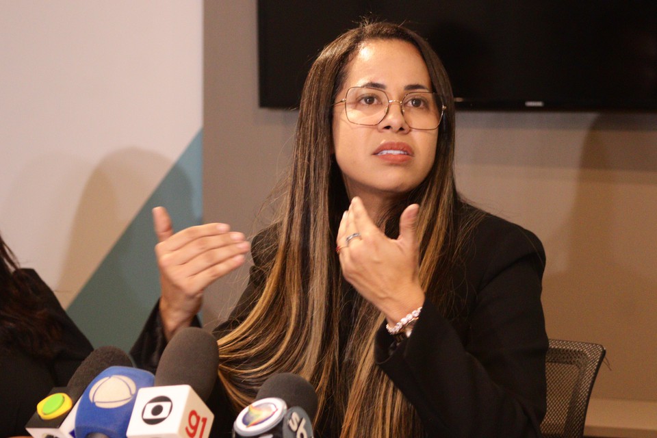 A advogada de Rodrigo Carvalheira, Graciele Queiroz, fez críticas ao trabalho investigativo da Polícia Civil/Foto: Priscilla Melo/DP
